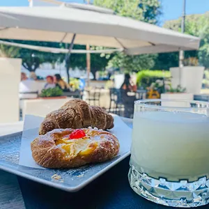 Alojamento de Acomodação e Pequeno-almoço Leone & Restaurant ***