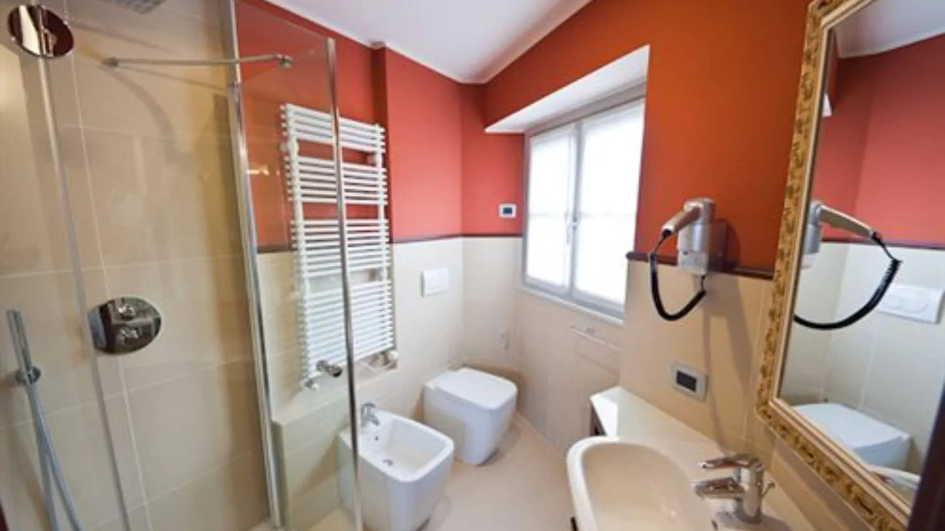 Hotel Centrale Best Western Signature Collection Tirano 4*,  İtalya